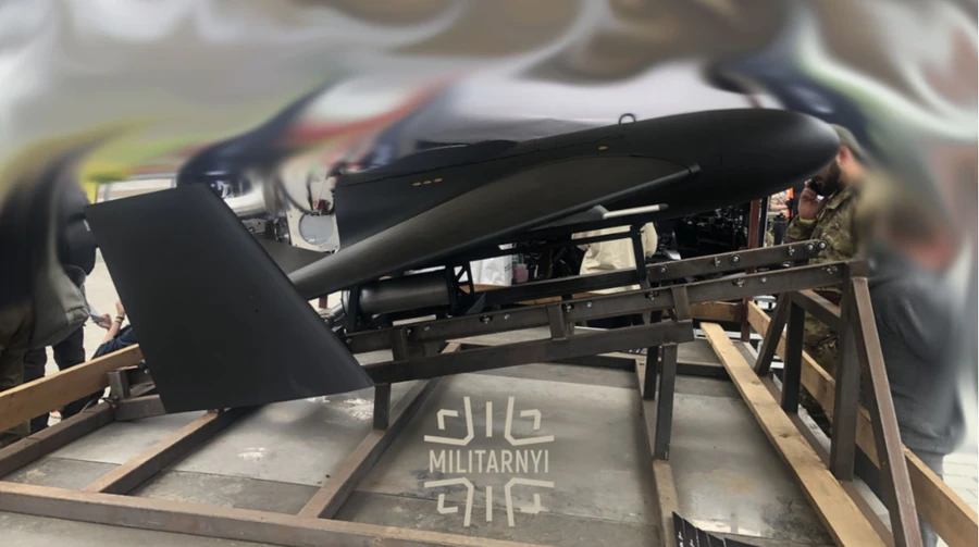Ukrainian companies unveil Behemoth Shahed-style drone equipped with two warheads