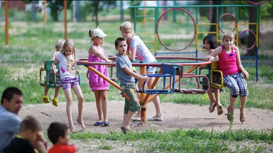 Russians threaten to take away children not attending school in Donetsk Oblast – General Staff report