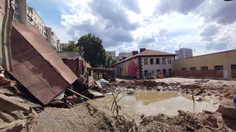 Ракеты в Киеве повредили не только 9-этажку, но и детсад