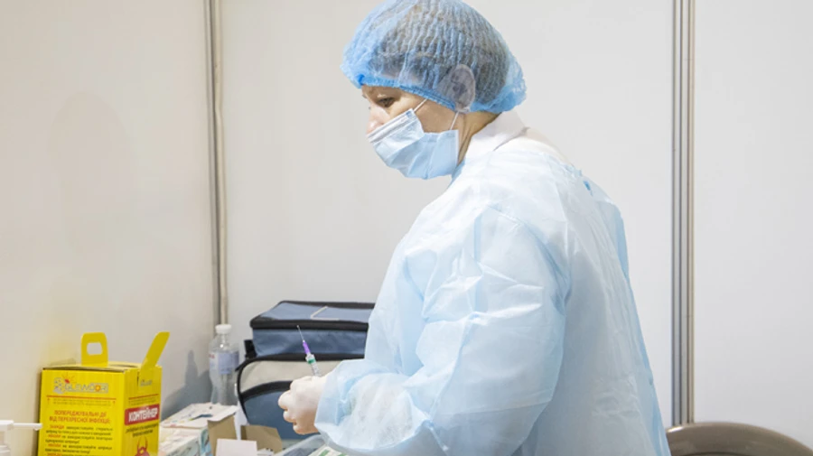 У Києві за добу 204 випадки коронавірусу, одна людина померла