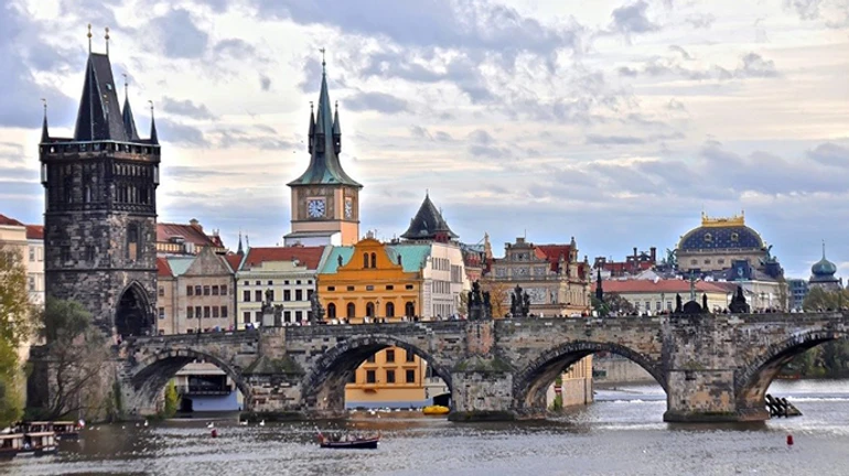 Чехия открылась для вакцинированных туристов из Украины