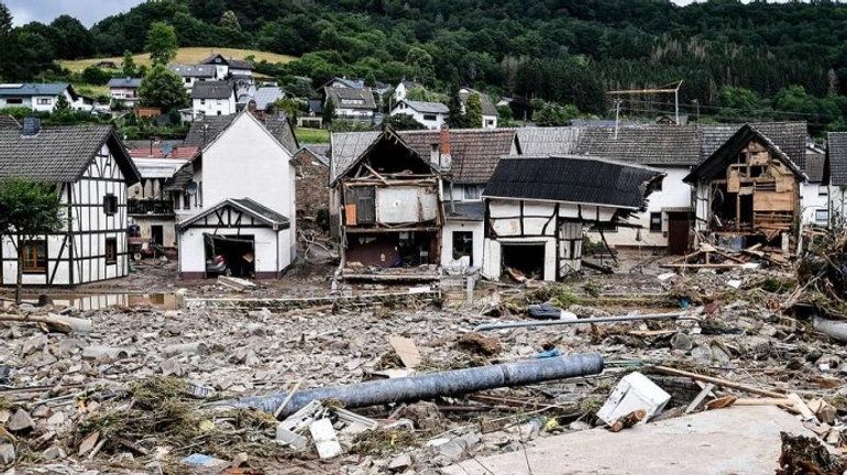 Постраждалі від катастрофічної повені регіони Німеччини готуються до нових злив