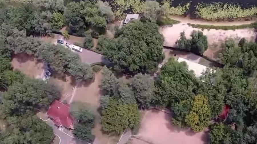 Верховний суд остаточно забрав землю на Трухановому в охоронців Медведчука