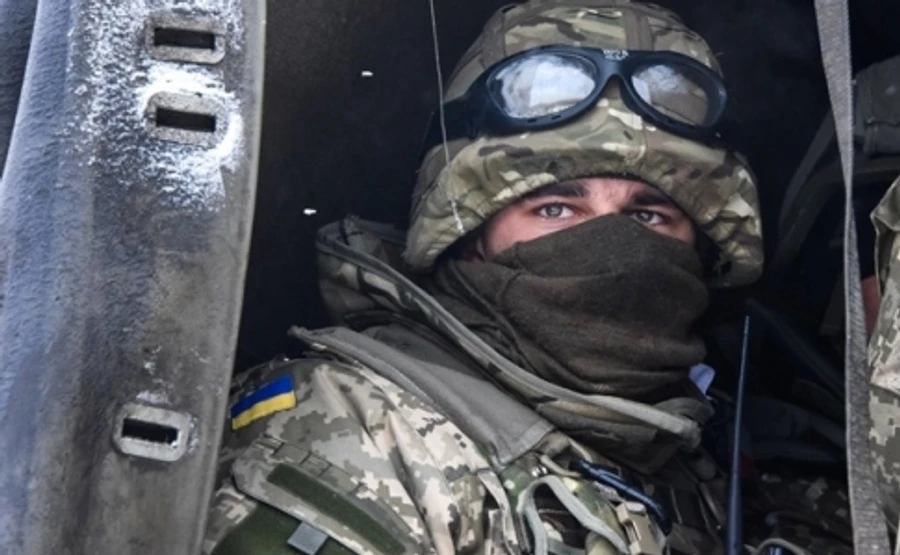 С начала года военным в зоне АТО увеличат зарплаты