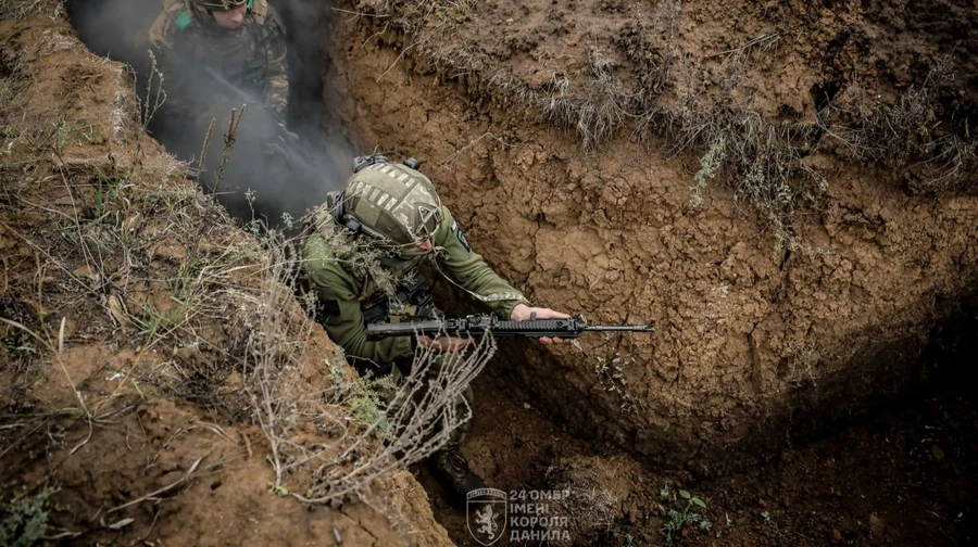 Генштаб: Від початку доби на фронті відбулось 165 бойових зіткнень