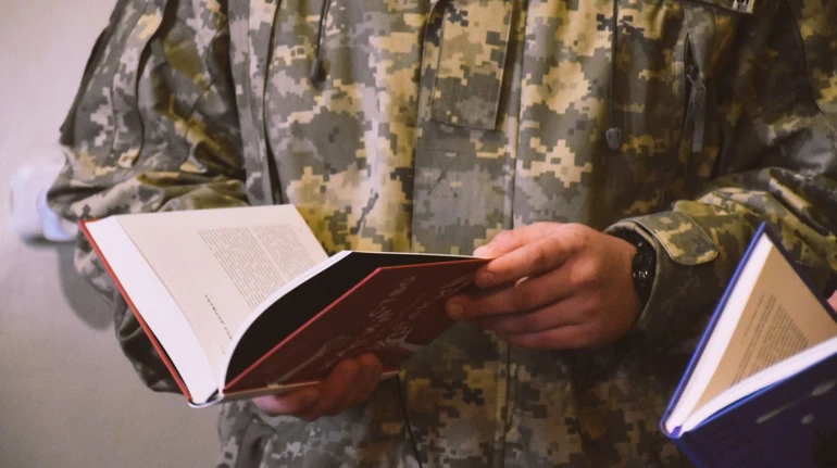 Поезія, щоденники й есе війни: назвали переможців конкурсу воєнної літератури 4.5.0