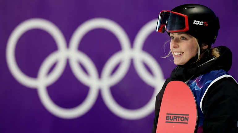 Королева слоупстайла Зої Садомські: у 18 років стала легендою, у 20 – підкорила Олімпійську вершину