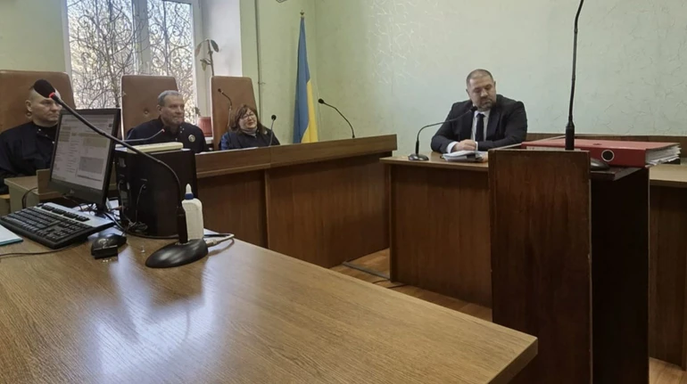 Бил, бросал, тушил окурки об кожу: в Кировоградской области отчим получил пожизненное за убийство младенца