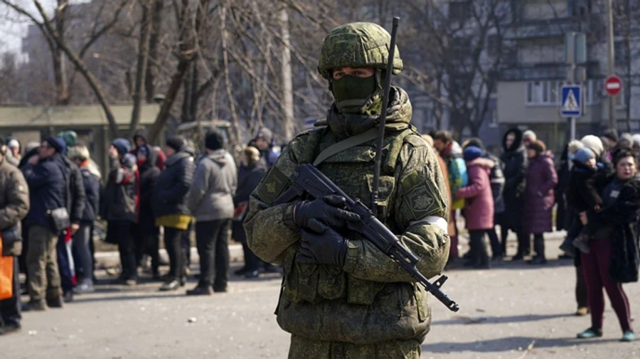 Russians raid Crimea in search of partisans