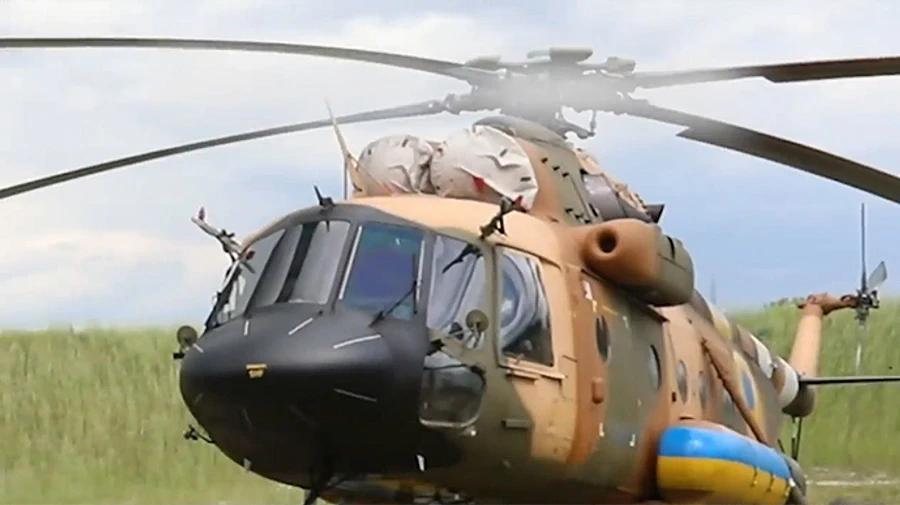 Journalists discover number of helicopters Ukraine lost during supply deliveries to Azovstal and how they were lost