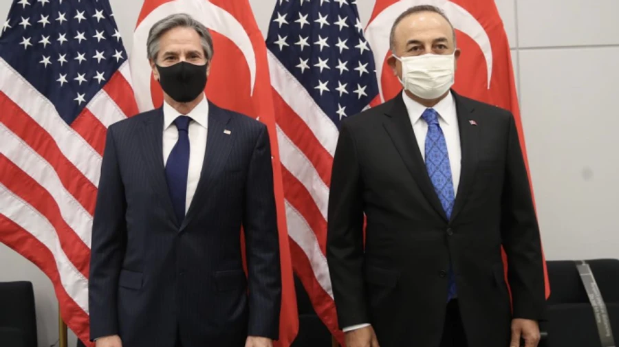 Блинкен и глава МИД Турции обсудили ситуацию на границе Украины и РФ