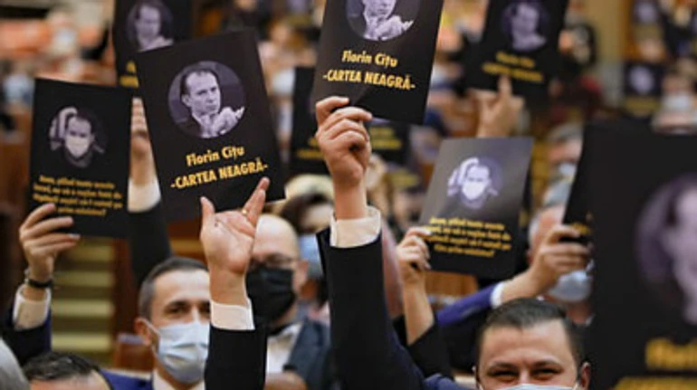 Орбана заменили на Кыцу: чего ожидать Украине от нового правительства Румынии