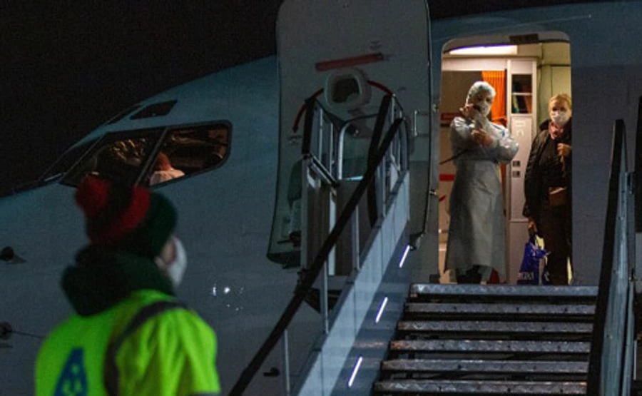 Зеленський домовився: італійський чартер поверне українців з Риму додому