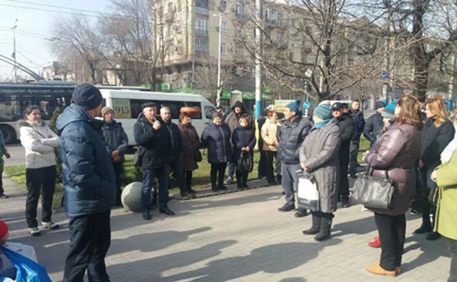 В Запорожье устроили митинг из-за запрета торговли во время карантина