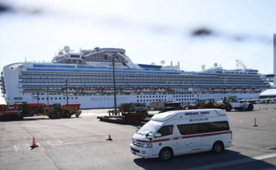 Коронавірус: На Diamond Princess захворіли ще 99 осіб, Україна поки не планує евакуацію