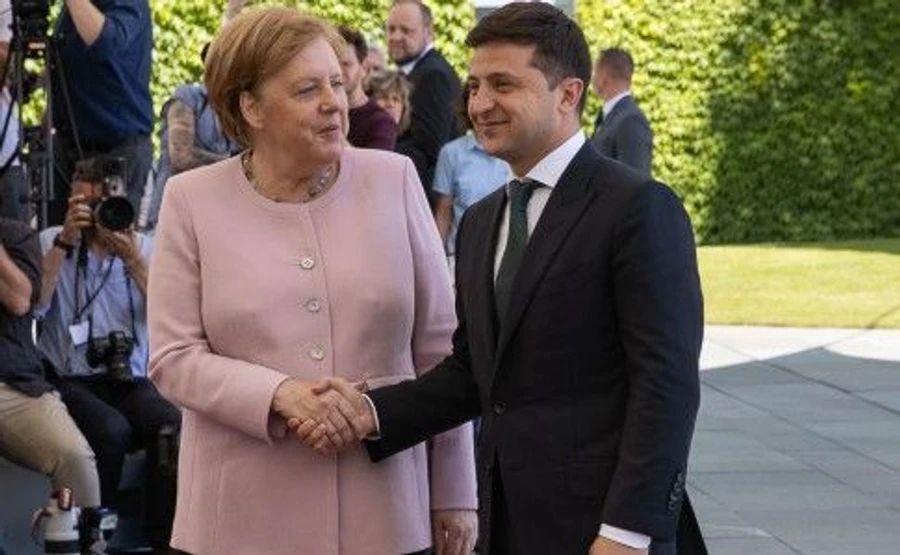 Меркель позвонила Зеленскому