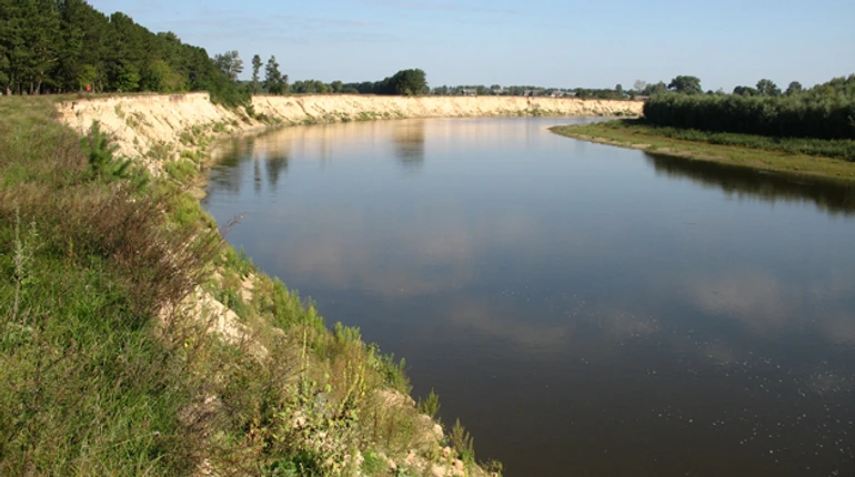 Прокуратура не змогла відсудити гроші у компанії, яка очищала русло Десни