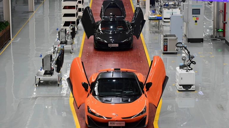 Тепер Китай перший: як Пекін контролює виробництва акумуляторів для електромобілів