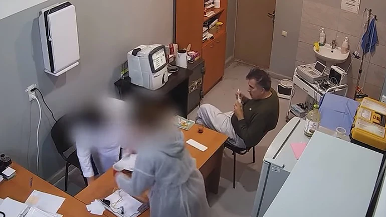 Саакашвили отказался от добавок после публикации видео из тюрьмы