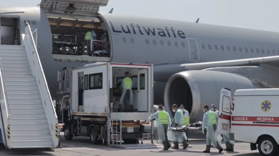 В Германию на лечение отправились 15 украинских военных, раненых на Донбассе