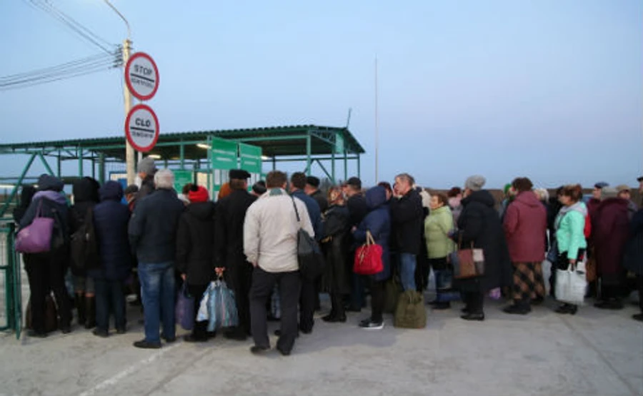 Несмотря на закрытые границы Россия пускает российских граждан из ОРДЛО – СМИ