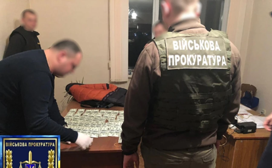 Директора підприємства Укроборонпрому зловили на хабарі