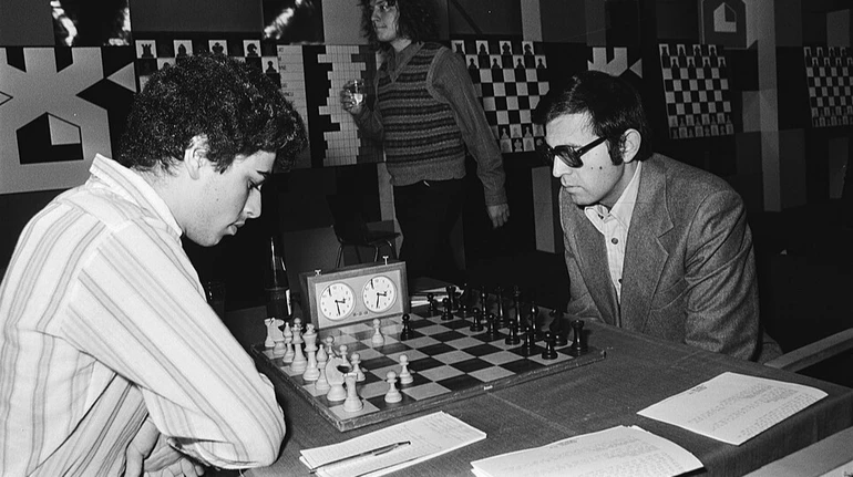 История о жажде свободы: как Лев Альбурт перехитрил комитетчиков и сбежал из СССР