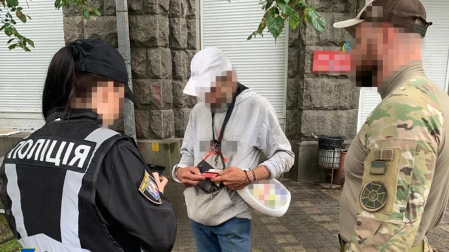 У Києві проводять безпекові заходи: перевіряють документи, оглядають авто і офіси − СБУ