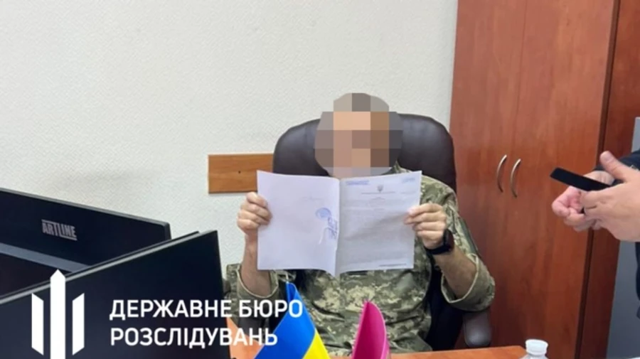 За взятки переводил военных в тыловые подразделения: ГБР задержало председателя ВВК одной из частей ГПСУ