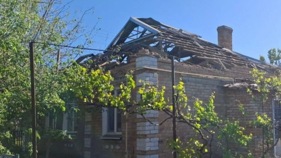 Russians attack Nikopol district, injuring three women