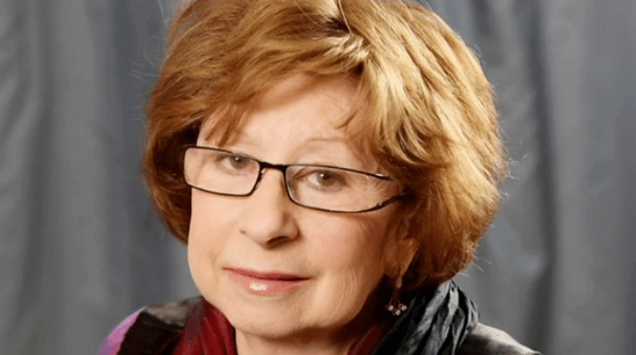 Російська актриса Ахеджакова передала на українську армію 10 тисяч доларів