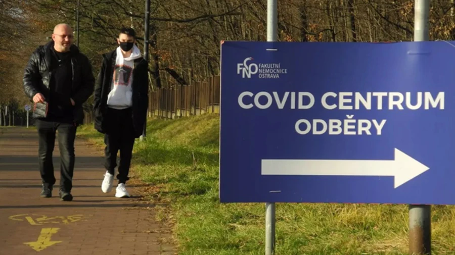 У Чехії – вдруге понад 17 тисяч заражень і знову рекорд  