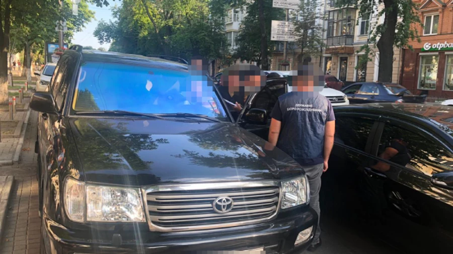 Майор СБУ вимагав $3 тис. за працевлаштування у відомстві – ДБР