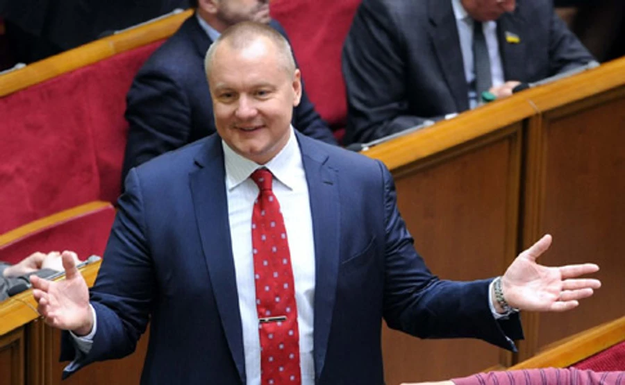 Рада відібрала мандат в Артеменка