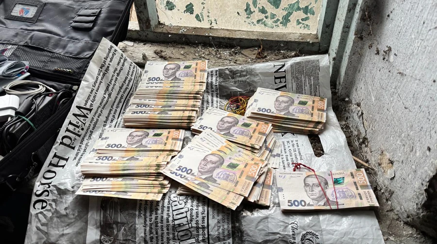 ДБР: Ексвійськовий вимагав півмільйонний відкат із синів загиблого воїна ЗСУ