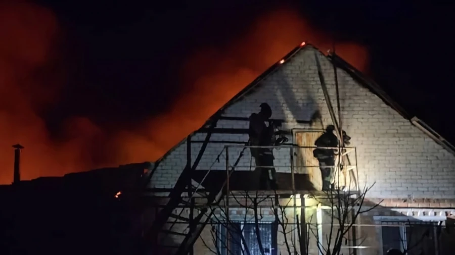 Russians attack Nikopol district in Dnipropetrovsk Oblast at night, killing man