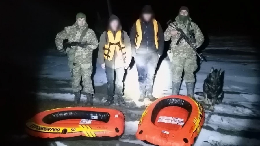 Незаконный трансфер мужчин через Тису остановил пес пограничников
