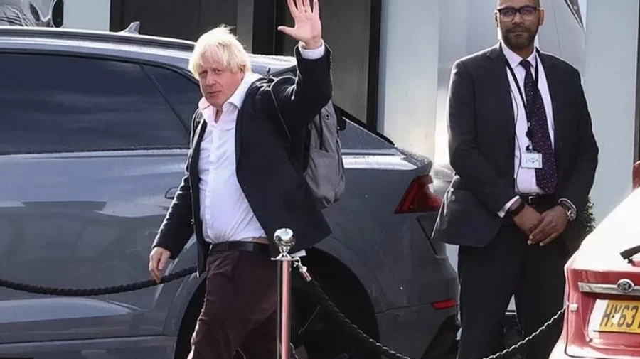 Джонсон и Сунак провели переговоры, у экс-премьера Британии пока нет необходимых голосов - СМИ