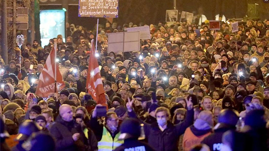 Тысячи жителей Германии протестовали против коронавирусных ограничений