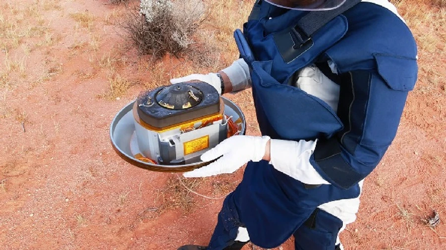 Японія показала капсулу з астероїдним камінням, яка подолала шість мільярдів кілометрів