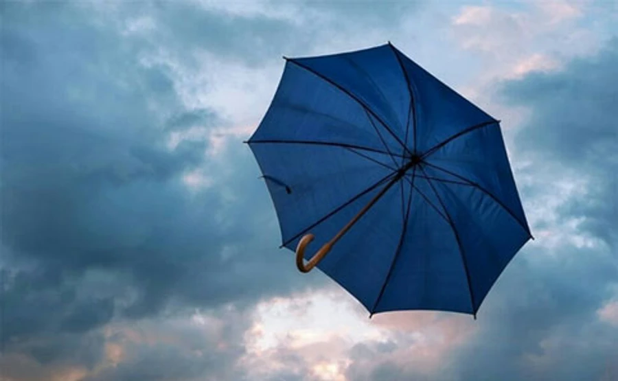 Схід України накриє сильний вітер 