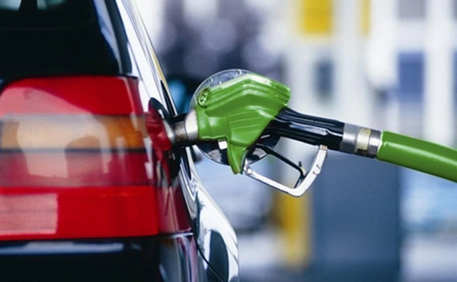 Зеленский подписал закон об акцизах на топливо и спирт