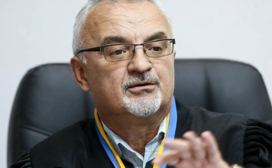 Суддя пояснив, чому відпустив Крисіна 