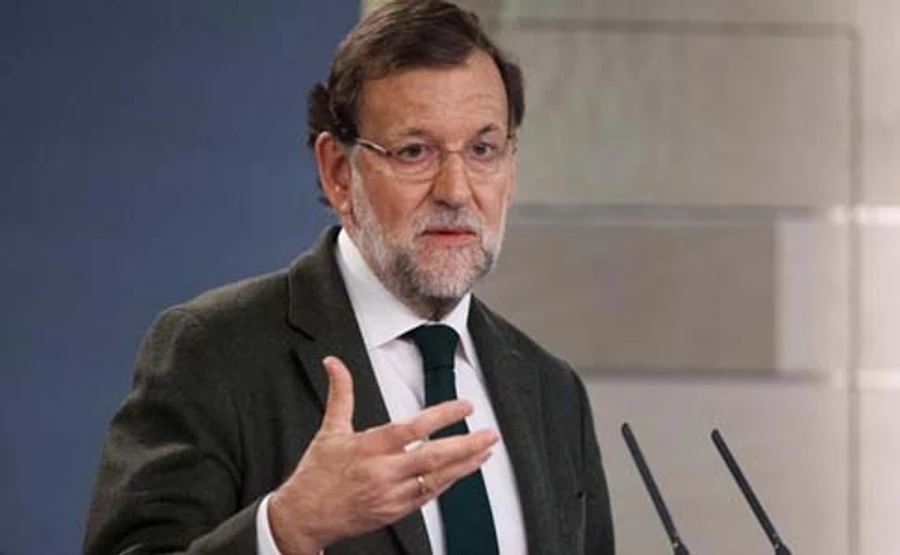 Премьер Испании распустил парламент Каталонии и объявил новые выборы