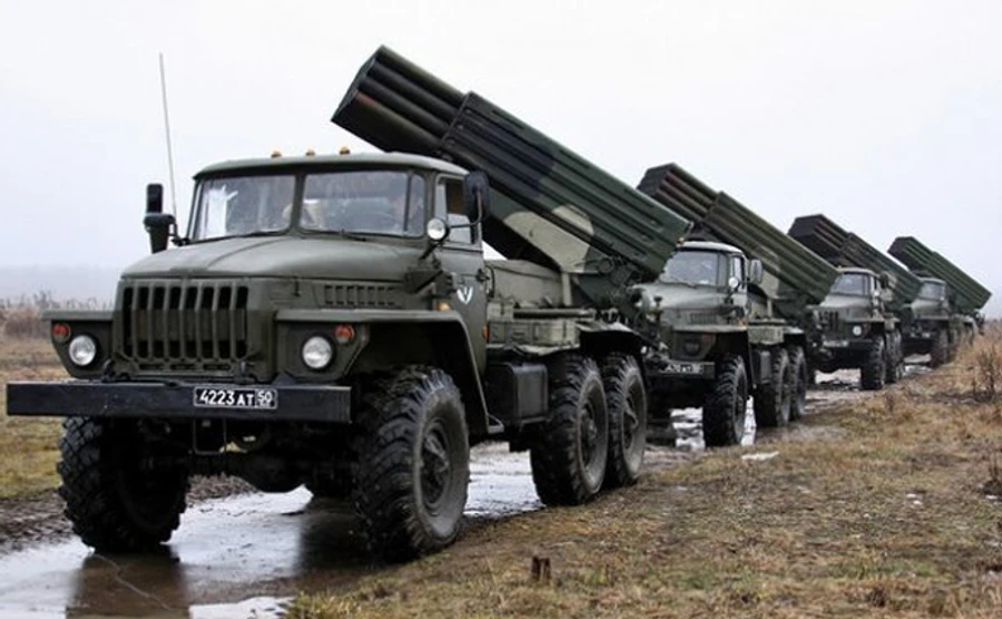 Боевики держат наготове танки, САУ и Грады - разведка