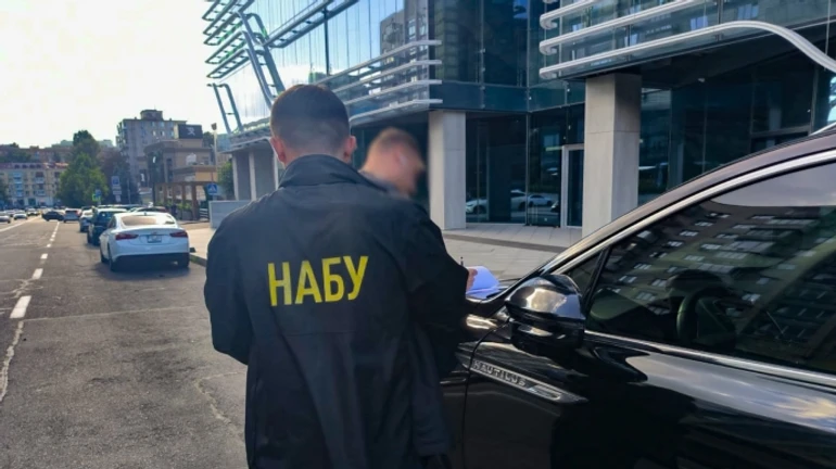 Миллионная взятка за победу в конкурсе на строительство жилья для военных: в Киеве раскрыта схема