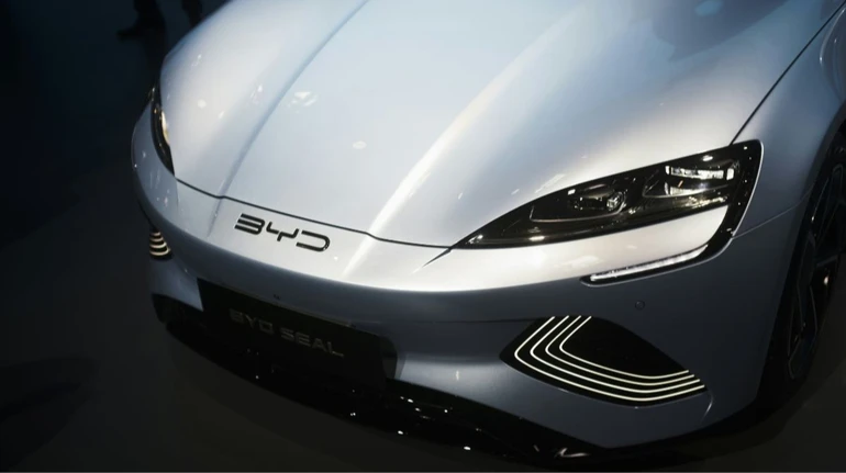 Не прототип: BYD представила батарею для електромобілів з 5-хвилинною зарядкою