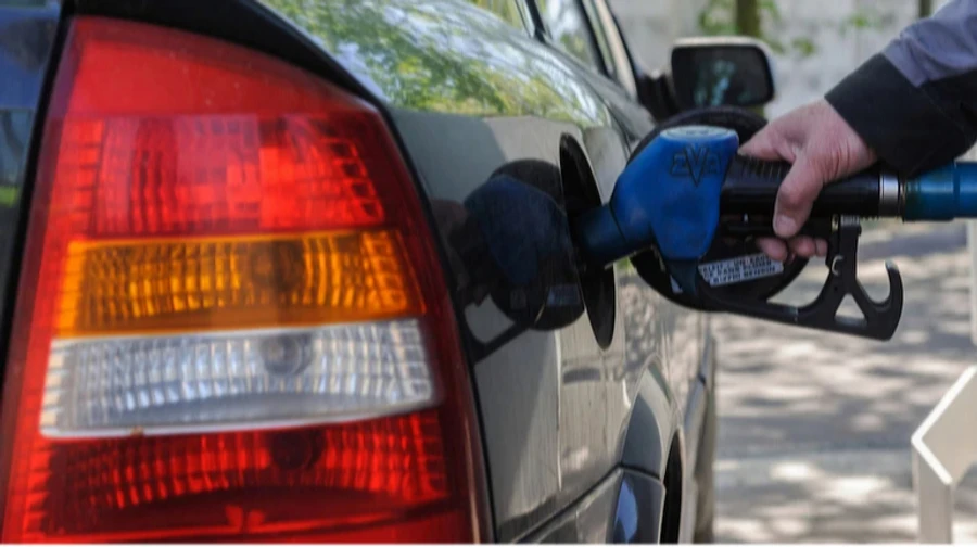 A Rússia enfrenta escassez de gasolina após os ataques da Ucrânia às suas refinarias de petróleo