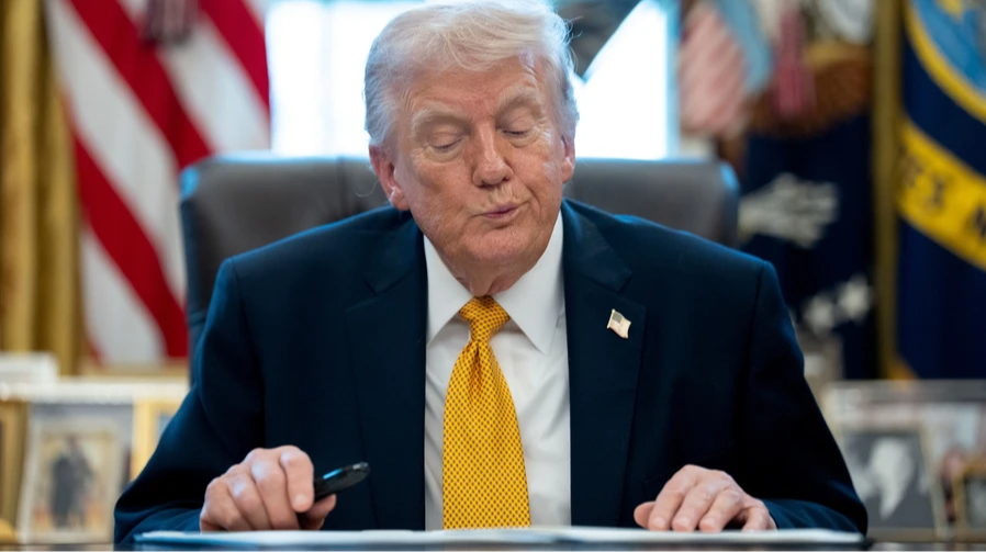 Трамп оголосив про повний контроль США над Ормузькою протокою