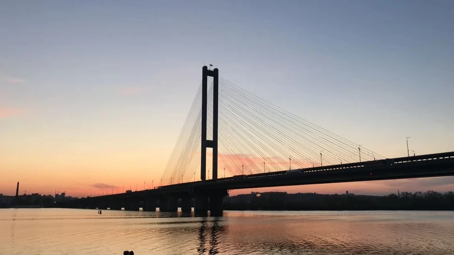 Russian strikes on Kyiv bridges could create logistical nightmare for Ukraine, NYT reports